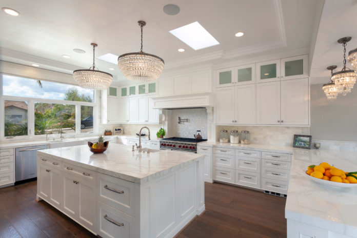 white kitchen cabinets-494399f7